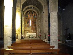 Archivo:Interior de Santa Maria de Taüll
