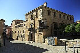 J29 048 Casa del Deán.jpg