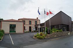 Mairie de Saint-André-Goule-d’Oie (vue 2, Éduarel, 17 mai 2017).jpg