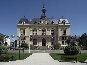 Archivo:Mairie de Tarbes (Hautes-Pyrénées, France)