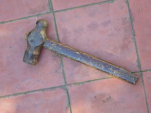 Archivo:Martillo de bola