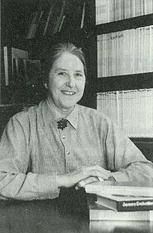 Mary Earle 1992.jpg