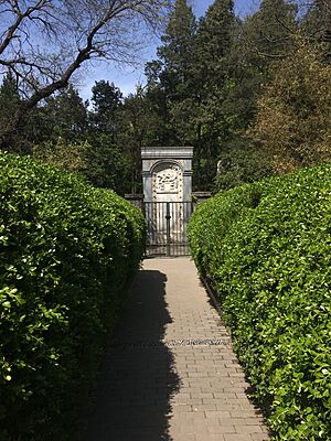 Archivo:Matteo Ricci Tombstone Beijing 2017