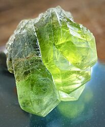 Peridot crystal (51742300233)