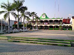 Archivo:Plaza Central De Balancán