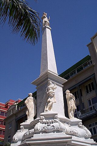 Plaza de España (Santa Cruz De Tenerife).jpg