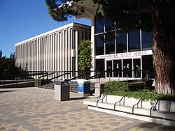 Pomona..cityhall.jpg