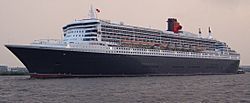 Archivo:Queen Mary II Einlaufen Hamburg Hafengeburtstag 2006 -2