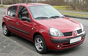 Archivo:Renault Clio II front 20090329