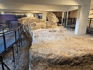 Archivo:Teatro romano de Córdoba 03