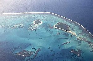 Archivo:Tonga - Nuku and Fukave islands, Tongatapu group