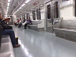 Archivo:Vagon Metro de Seúl