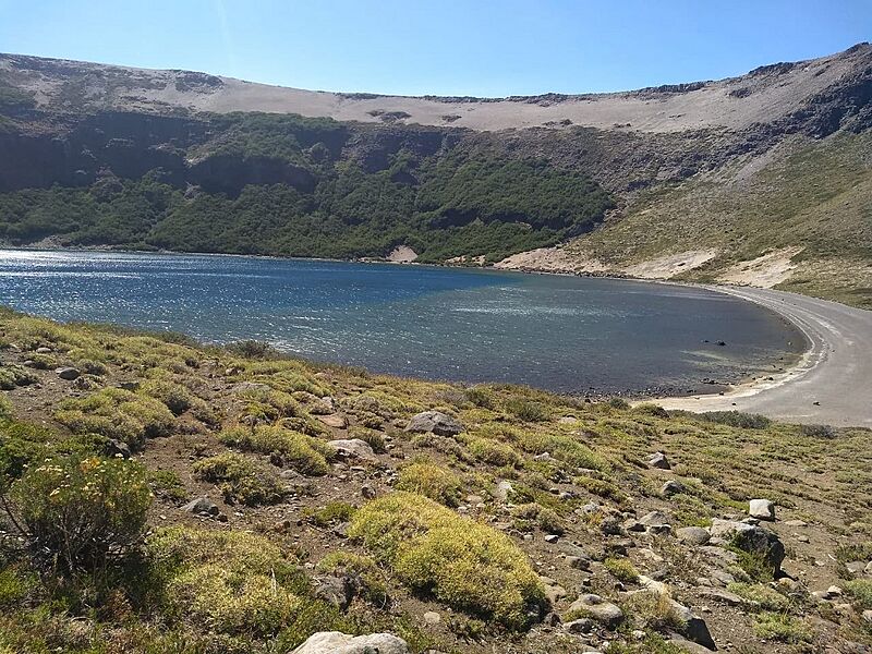 Villa Pehuenia, volcán Batea Mahuida