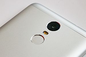 Archivo:Xiaomi Redmi Note 3 fingerprint scanner