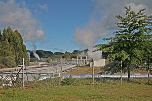 Archivo:00 3571 Geothermal power plant in New Zealand