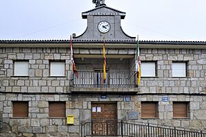 Archivo:20220323 NAVATALGORDO DE LA SIERRA 01-1
