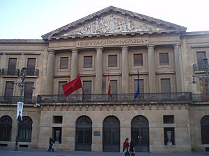 Cuerpo central de la fachada principal del Palacio de Navarra