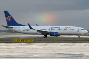 Archivo:EgyptAir Boeing 737-800 SU-GCN FRA 2013-12-29