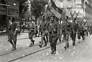 Archivo:Entrada de las tropas nacionales en San Sebastián (43 de 54) - Fondo Marín-Kutxa Fototeka