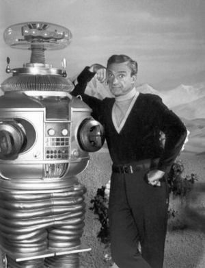 Archivo:Lost in Space Jonathan Harris & Robot 1967