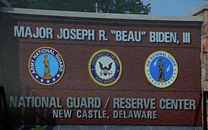 Archivo:Major Joseph R. "Beau” Biden III National Guard- Reserve Center Building Dedication Ceremony 160530-Z-QH128-367
