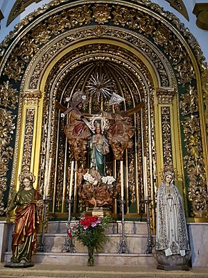 Archivo:Malaga ig Sn Juan Bautista f10.1 -Ntra Sra de la las Tres Avemarias capilla