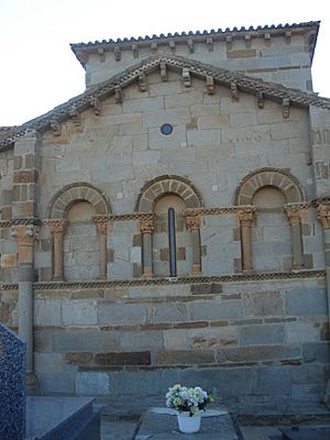 Archivo:Monasterio de Santa Marta de Tera