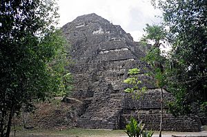 Archivo:Mundo Perdido pyramid 5C-54 north face