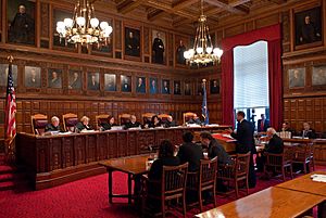 Archivo:New York Court of Appeals hearing oral arguments