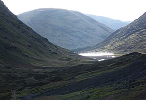 Archivo:Pass of Glencoe with Loch Achtriochtan
