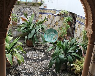 Patio Museo Sefardí de Granada (cropped).jpg