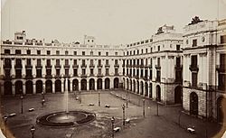 Archivo:Plaça Reial - Joan Martí Centellas (1874)