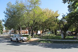 Archivo:Plaza comuna San Pedro de Melipilla