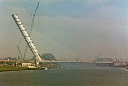 Archivo:Puente del alamillo 1991