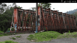 Archivo:Puente sobre río Siquirres