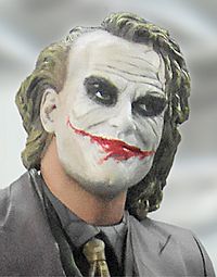 Archivo:The Joker at Romics 2014 (Portrait)