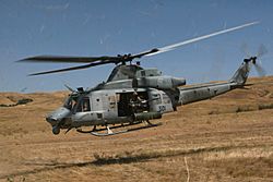 Archivo:UH-1Y HMLAT-303 Camp Pendleton 2008