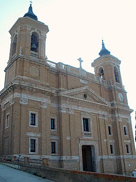 Épila - Iglesia de Santa María la Mayor 02.JPG