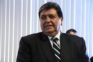Archivo:20 de Mayo de 2011 Condecoración al presidente de la República de Perú, Alan García Pérez 1 (84) (5751855775)