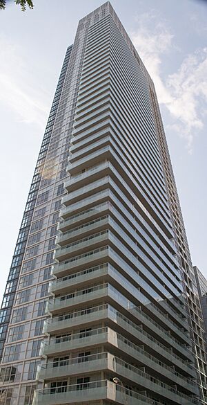Archivo:300 Front Street