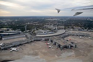Archivo:Aéroport de Düsseldorf