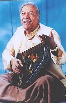 A still of Shri Ghulam Mustafa Waris Khan who will be presented with the Sangeet Natak Akademi Award for Hindustani Music - Vocal by the President Dr. A.P.J Abdul Kalam in New Delhi on October 26, 2004.jpg