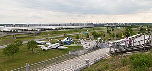Archivo:Aeropuerto de Múnich, Alemania, 2012-05-27, DD 03