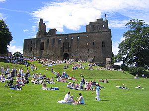 Archivo:Am linlithgow palace east