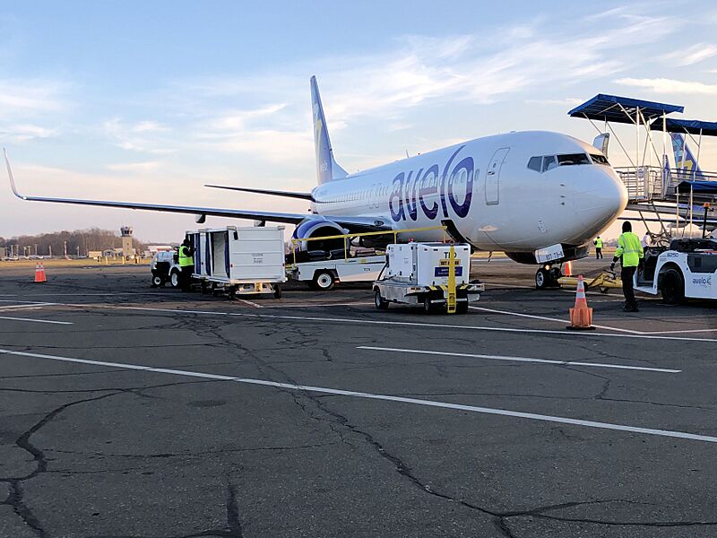 Avelo Airlines 737-800 at HVN