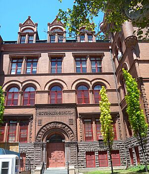 Archivo:Boys HS Putnam Av jeh