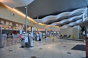 Archivo:Check in counters in St. John's Airport (27595348935)