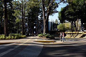 Archivo:Ciudad Universitaria Rodrigo Facio