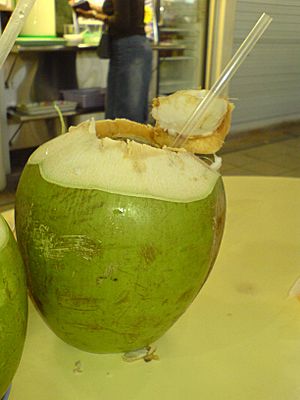Archivo:Coconut drink