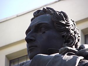 Archivo:Detalle estatua Diego Portales